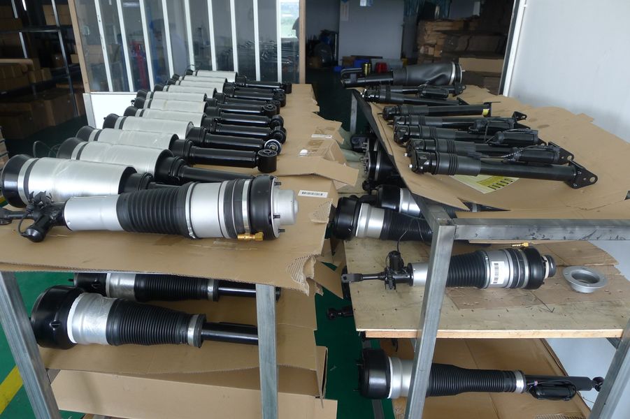 Guangzhou Jovoll Auto Parts Technology Co., Ltd. üretici üretim hattı