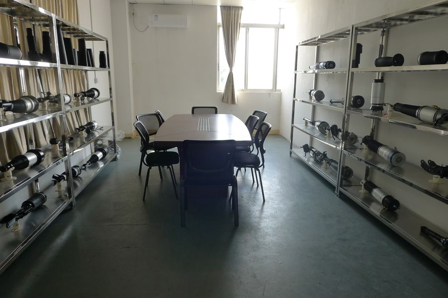 Guangzhou Jovoll Auto Parts Technology Co., Ltd. üretici üretim hattı